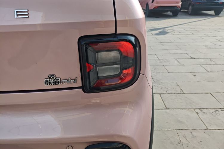 吉利银河 2025款 210km 熊猫卡丁车身外观9