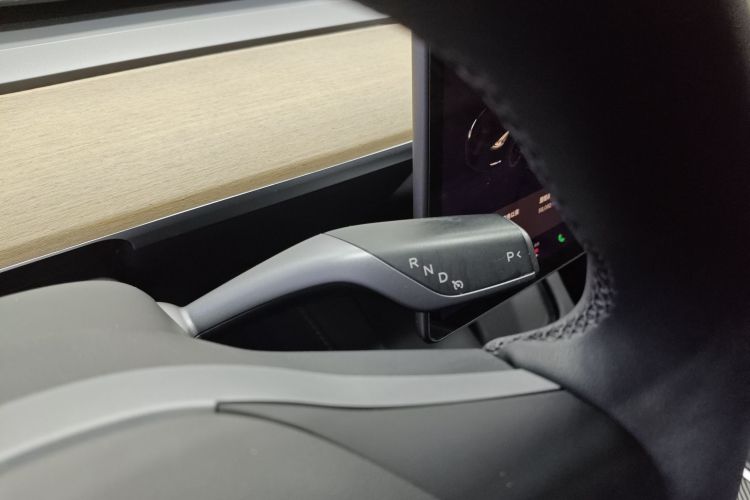 特斯拉 Model Y 2021款 标准续航后驱版中控内饰18