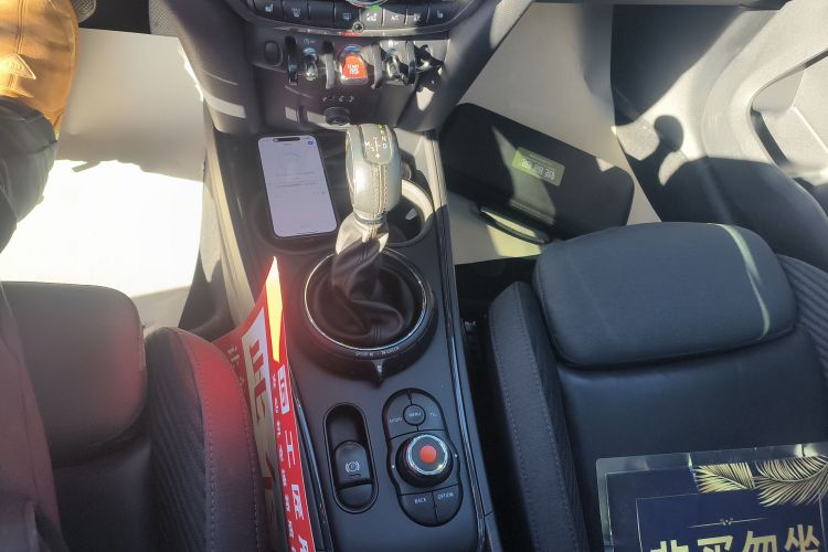 MINI Countryman 2017款 1.5T COOPER ALL4中控内饰18