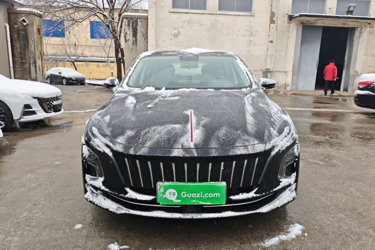 红旗E-QM5 2023款 改款 基础出行版车身外观2