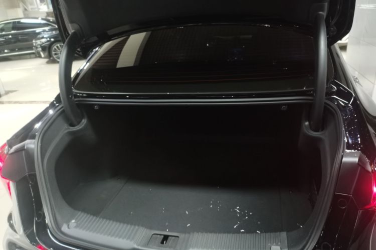 红旗H5 2024款 1.5T DCT智联旗韵版机舱底盘23