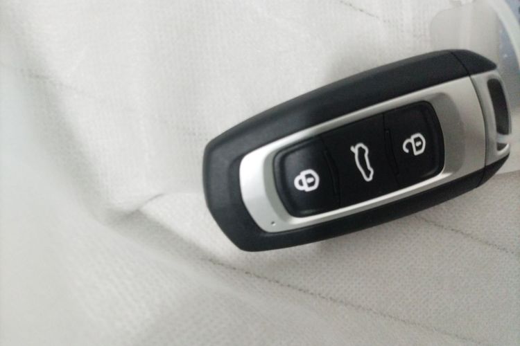 吉利银河 2025款 210km 熊猫骑士中控内饰11