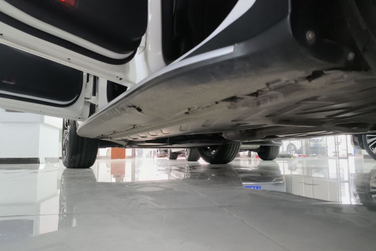 奔驰GLC 2022款 GLC 260 L 4MATIC 豪华型局部细节9002