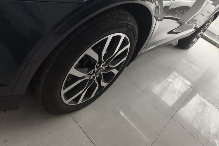 凯迪拉克XT5 2022款 2.0T 四驱豪华型（蜂鸟版）车身外观35