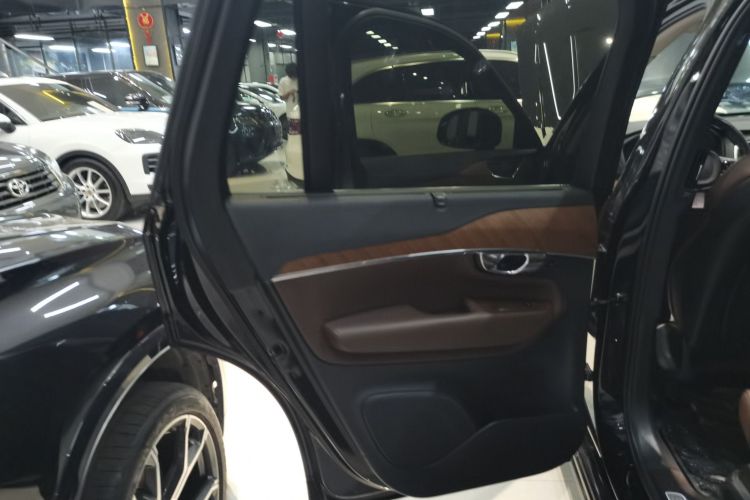 沃尔沃XC90 2020款 改款 T6 智逸豪华版 7座中控内饰7008