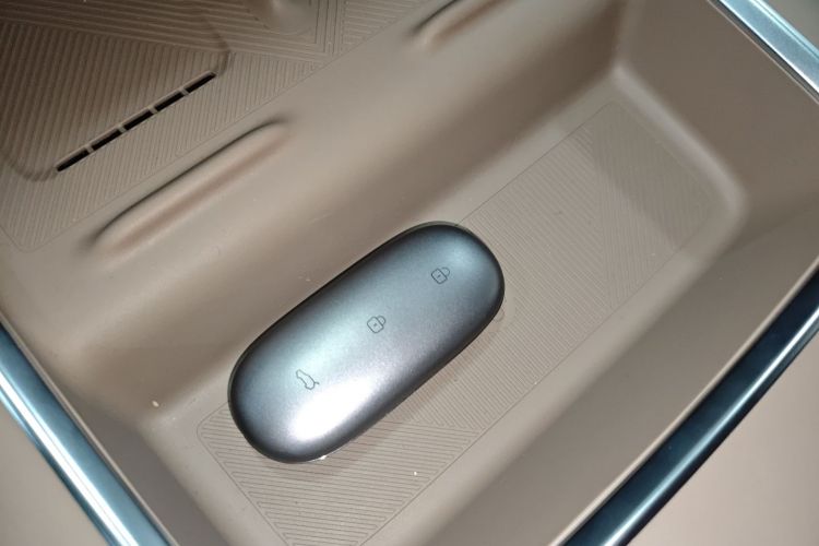 理想汽车 理想L9 2025款 Ultra 智能焕新版中控内饰11