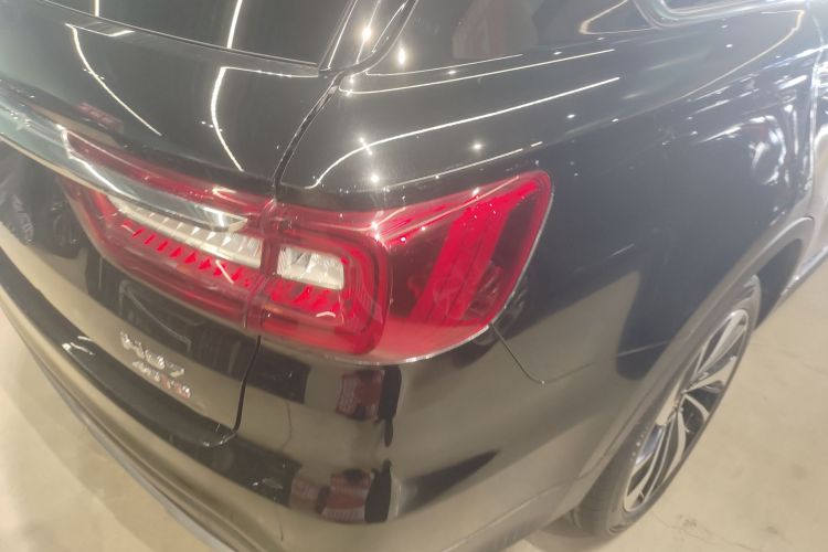 红旗HS7 2021款 2.0T DCT两驱智联旗畅版车身外观9