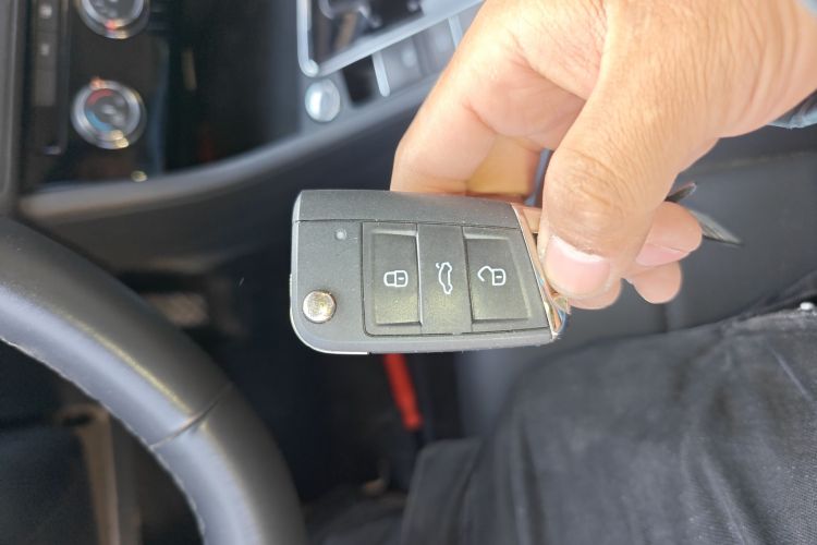 大众 宝来 2023款 200TSI DSG悦行版中控内饰11