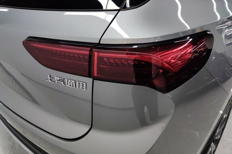 别克 昂科威 2025款 25T 进享白金版车身外观9