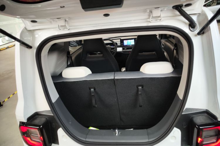 吉利银河 2025款 210km 熊猫骑士机舱底盘23