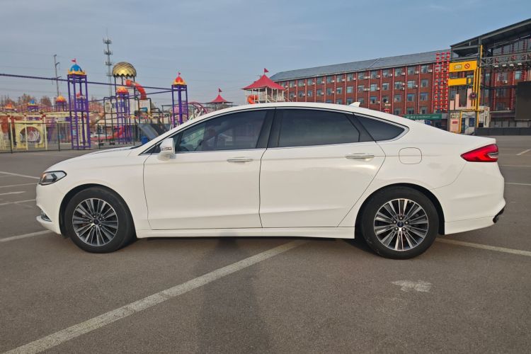 福特 蒙迪欧 2017款 EcoBoost 180 豪华型车身外观4