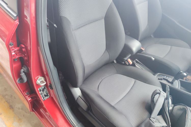 现代 瑞纳 2017款 1.4L 自动跃享版 国V中控内饰41