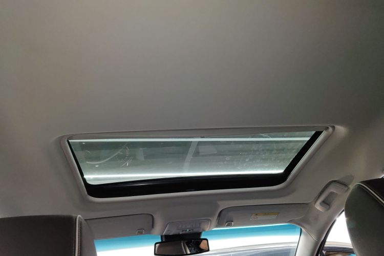 别克GL8 2022款 陆上公务舱 652T 豪华型中控内饰22