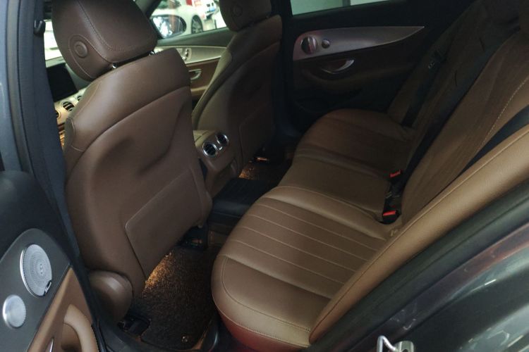 奔驰E级(进口) 2019款 E 200 运动型 4MATIC中控内饰7004