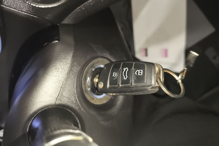 奇瑞 艾瑞泽5 2016款 1.5L CVT领潮版中控内饰11