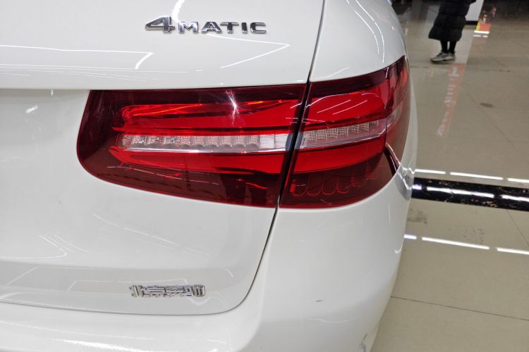 奔驰GLC 2019款 改款 GLC 300 L 4MATIC 动感型车身外观9