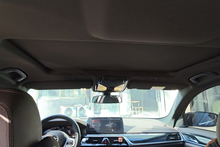 宝马5系 2022款 改款 525Li M运动套装中控内饰22