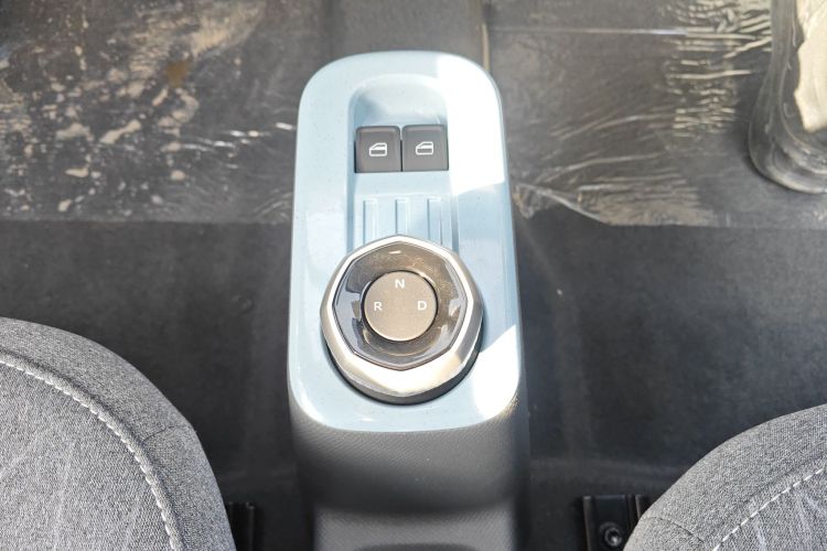 吉利银河 2024款 熊猫mini 200km 耐力熊中控内饰18