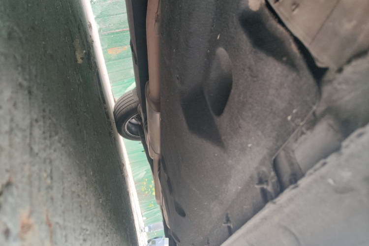 红旗HS5 2022款 2.0T 智联旗领四驱版局部细节9004