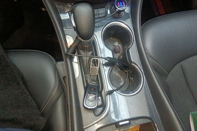 别克 昂科威 2017款 20T 两驱领先型中控内饰18