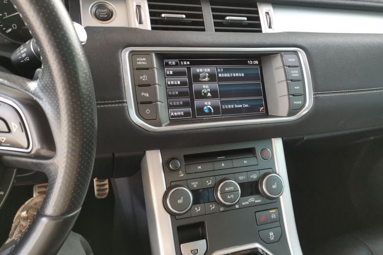 路虎 揽胜极光(进口) 2014款 2.0T 5门耀动版中控内饰16