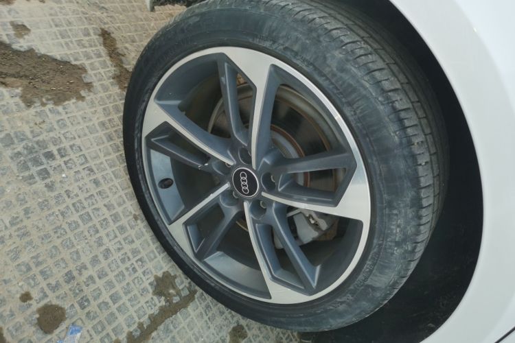 奥迪A4L 2023款 40 TFSI 时尚动感型车身外观6002