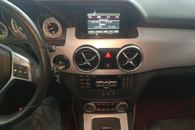 奔驰GLK级 2014款 GLK 200 标准型中控内饰18