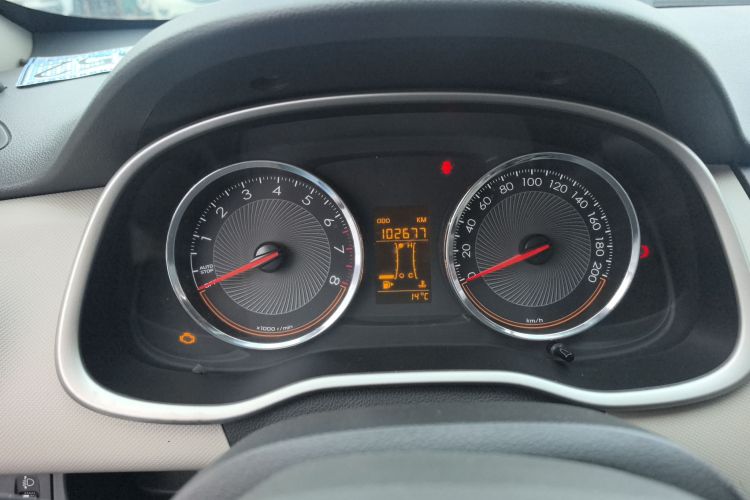 雪佛兰 2015款 赛欧3 1.5L 手动理想天窗版中控内饰14