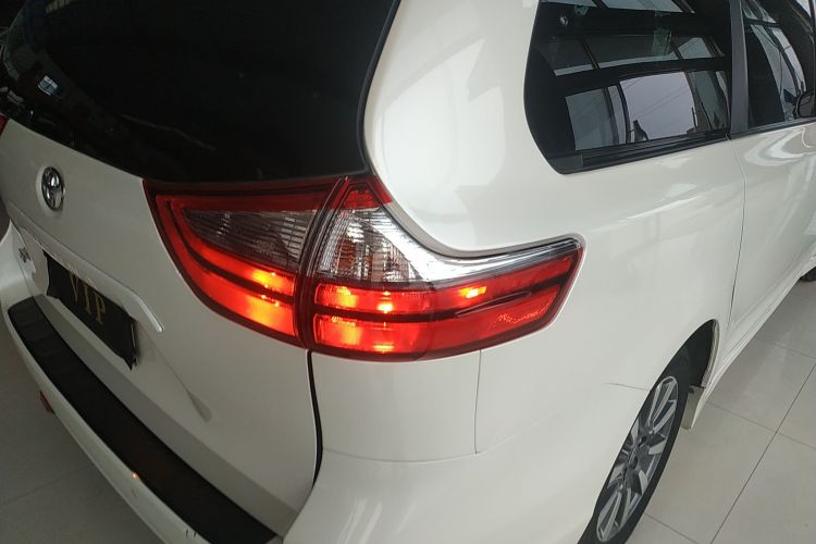 丰田Sienna（平行进口） 车身外观9