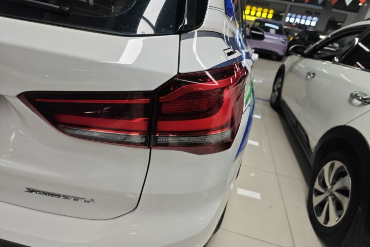 宝马X1 2020款 sDrive20Li 尊享型车身外观9