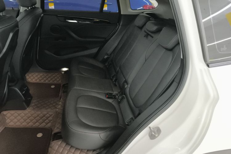 宝马X1 2018款 xDrive20Li 尊享型中控内饰7004