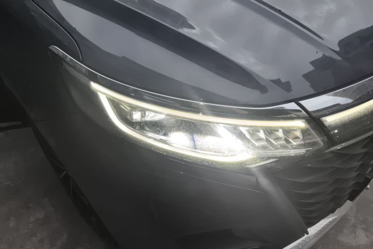 荣威iMAX8 2022款 400TGI 欢聚版车身外观8