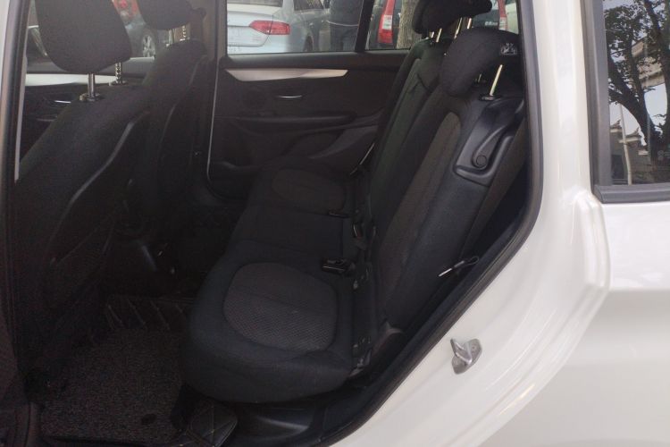 宝马2系多功能旅行车 2015款 218i 领先型中控内饰21