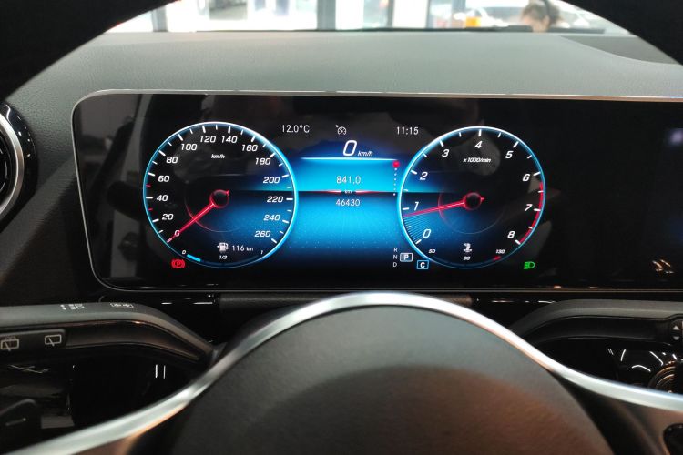 奔驰B级 2020款 B 200 动感型中控内饰14