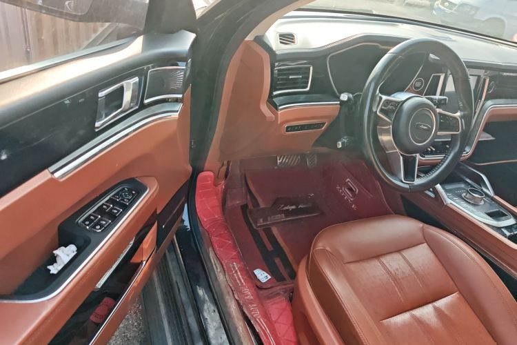 众泰T700 2017款 1.8T 双离合尊贵型中控内饰7003