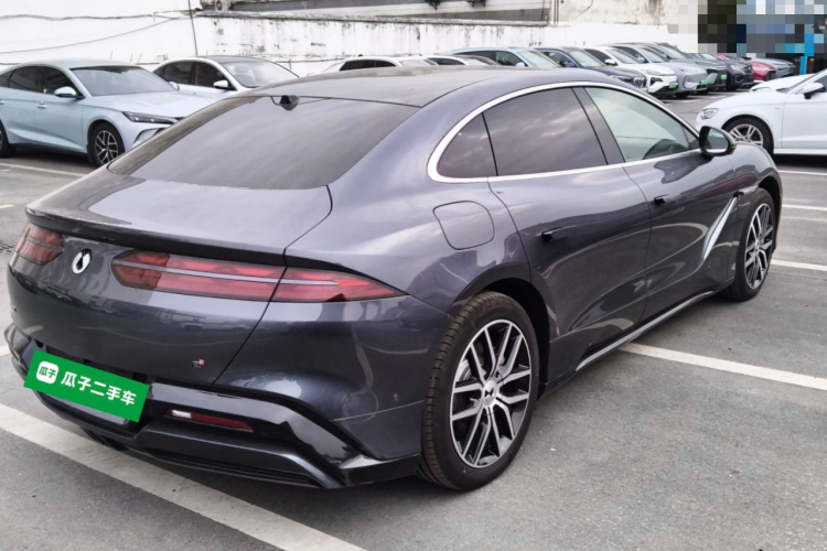 腾势Z9 2024款 1100km 四驱Max版车身外观7