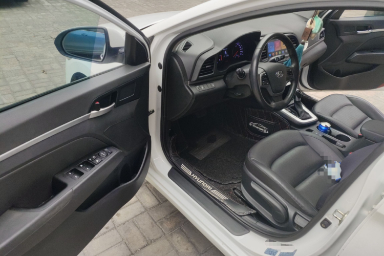 现代 领动 2019款 1.5L CVT智炫·精英型中控内饰20