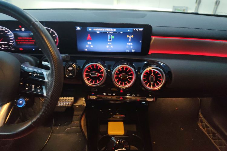 奔驰A级AMG 2024款 AMG A 35 L 4MATIC中控内饰16