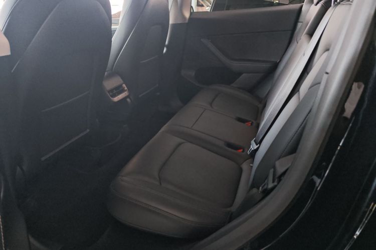 特斯拉 Model Y 2021款 长续航全轮驱动版中控内饰21