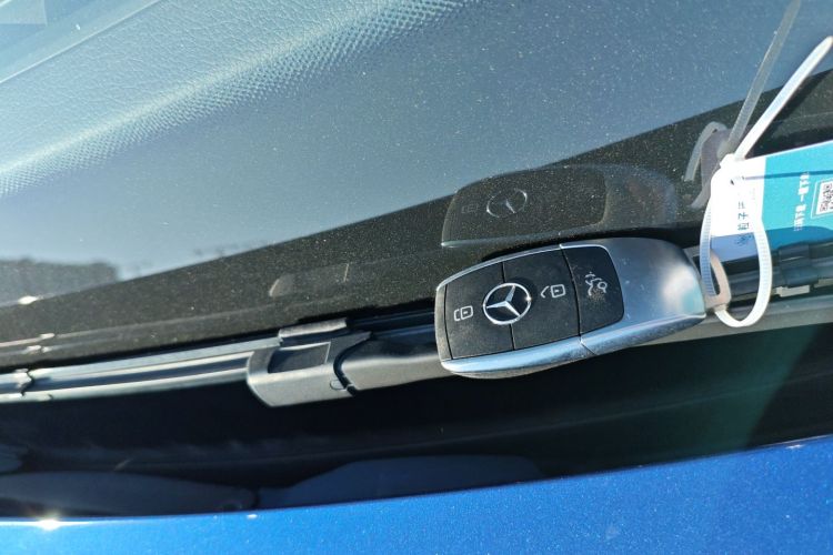 奔驰EQB 2022款 EQB 260中控内饰7001