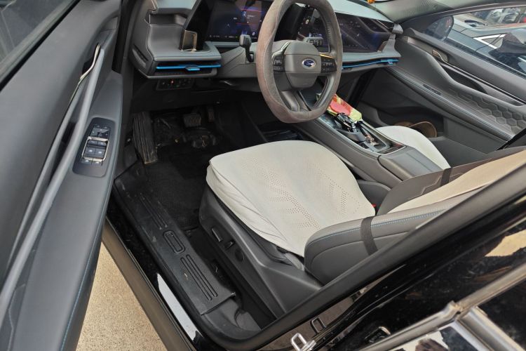 福特 2023款 锐界L 2.0T EcoBoost E混动两驱七座豪华型中控内饰20
