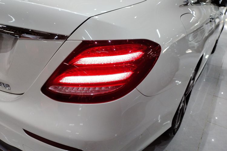 奔驰E级 2018款 E 200 L 运动型车身外观6006