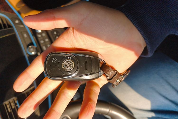 别克 君越 2016款 20T 豪华型中控内饰11