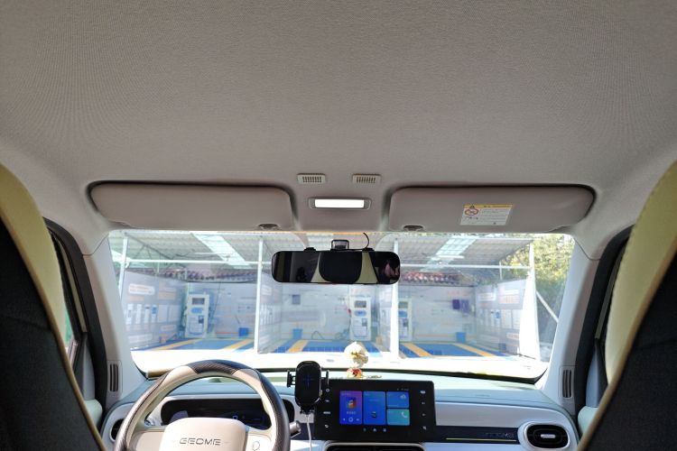 吉利银河 2025款 210km 熊猫骑士中控内饰22