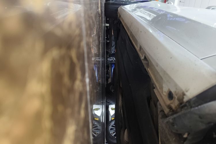 福特 福克斯 2020款 三厢 EcoBoost 180 自动锋潮型机舱底盘29