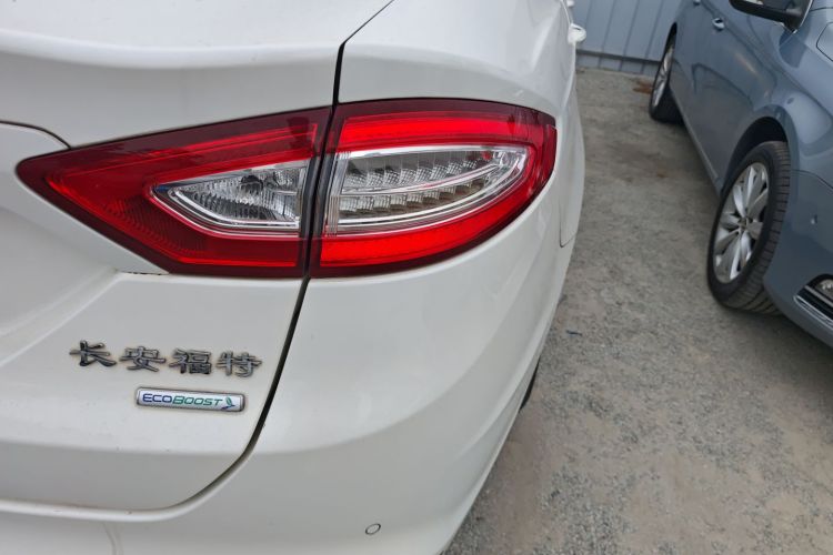 福特 蒙迪欧 2013款 1.5L GTDi180时尚型车身外观9