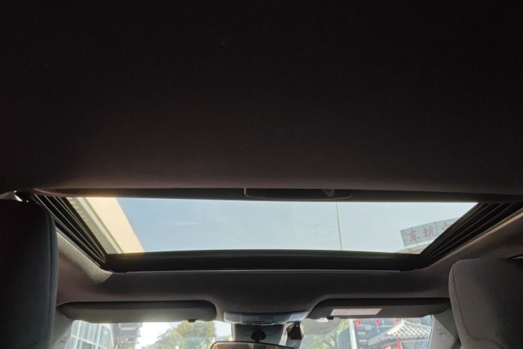 丰田 雷凌 2022款 185T CVT豪华版局部细节22