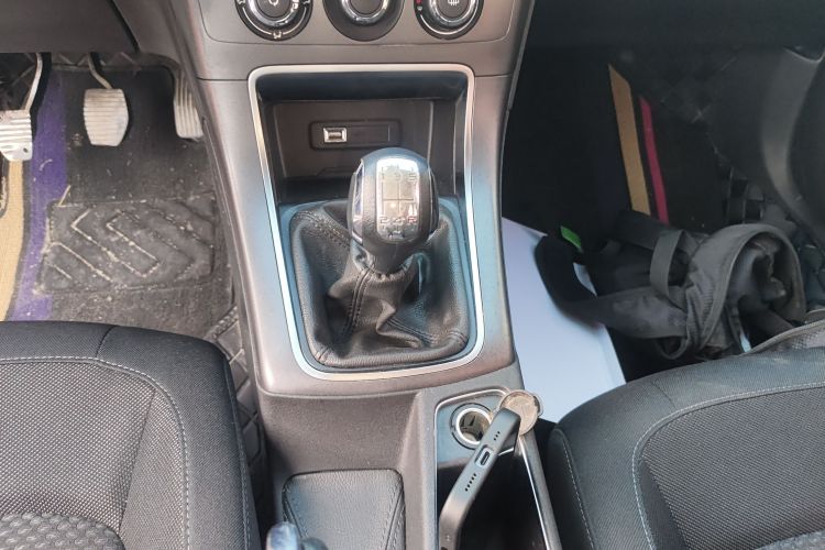 雪铁龙 C4世嘉 2018款 1.6L 手动舒适型中控内饰18