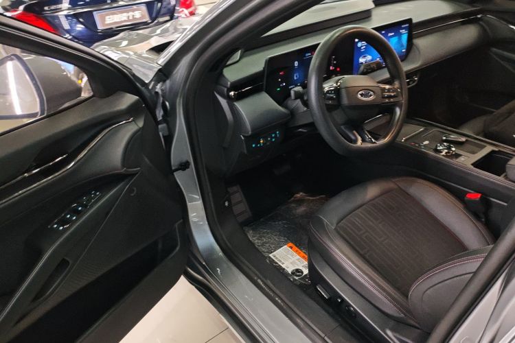 福特 蒙迪欧 2023款 EcoBoost 180 舒雅型中控内饰20