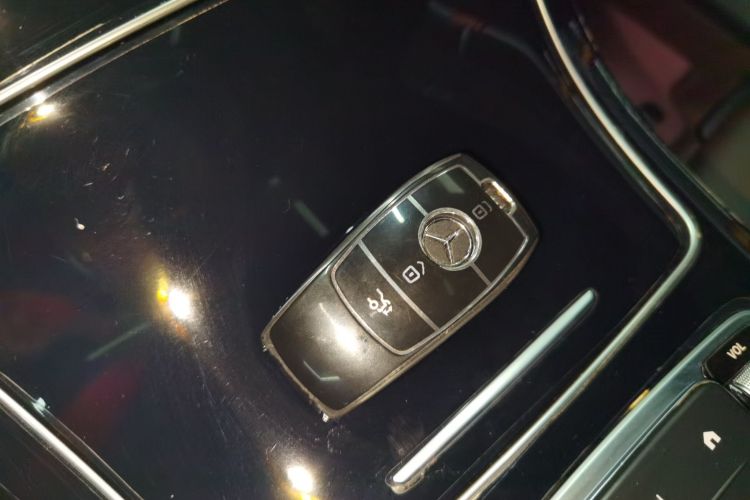 奔驰GLC 2021款 GLC 260 L 4MATIC 动感型中控内饰7001